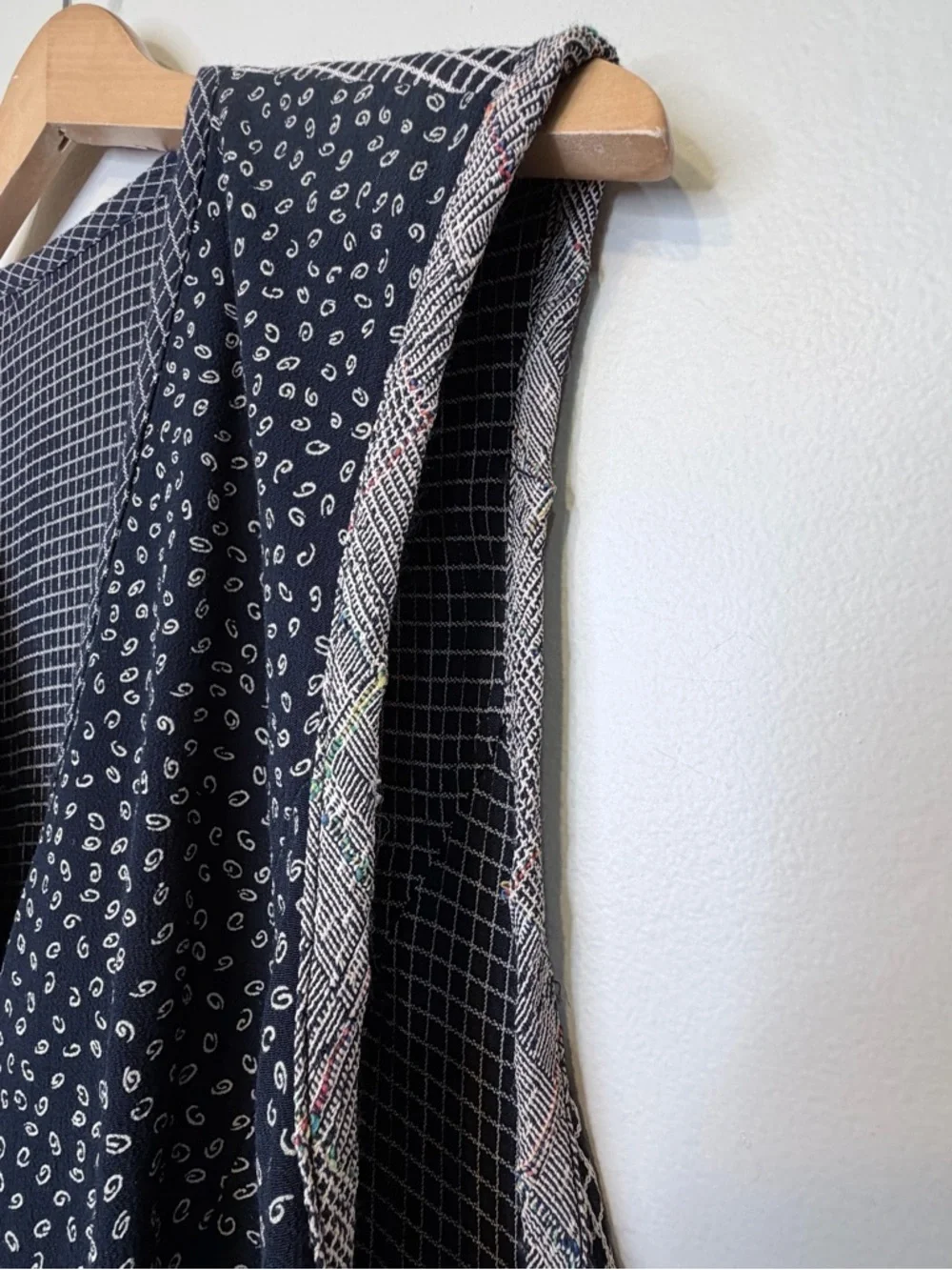 CL | VTG Mid-Plus Size Floral V-Neck Sleeveless Jacket Reversible Vest - Picture 10 of 14